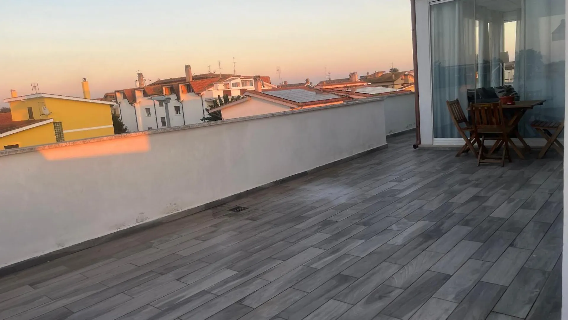 Giorgia House contacts